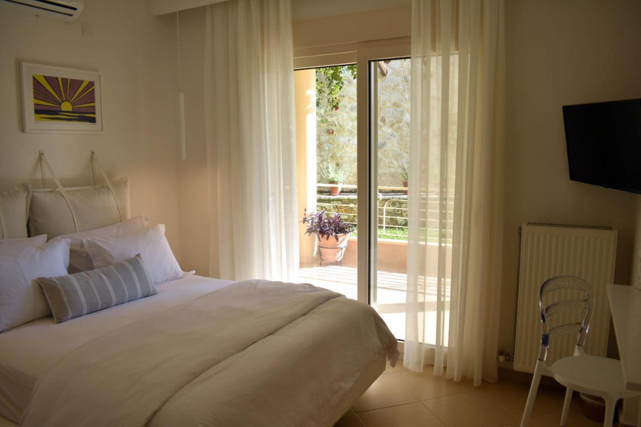 Gallery Suites Parga Esterno foto