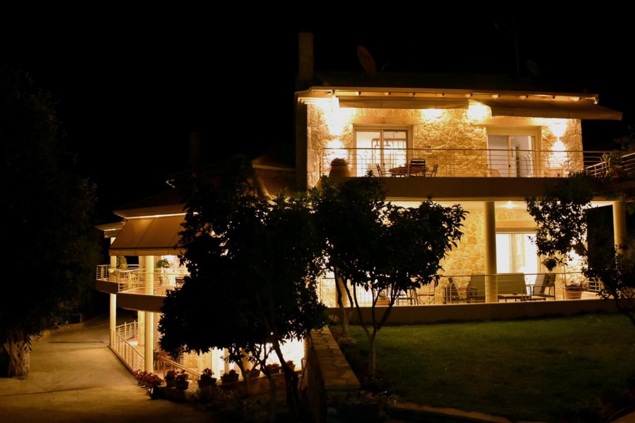 Gallery Suites Parga Esterno foto