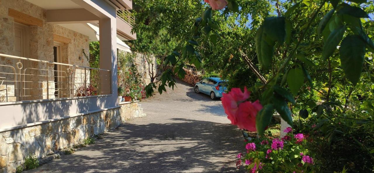 Gallery Suites Parga Esterno foto