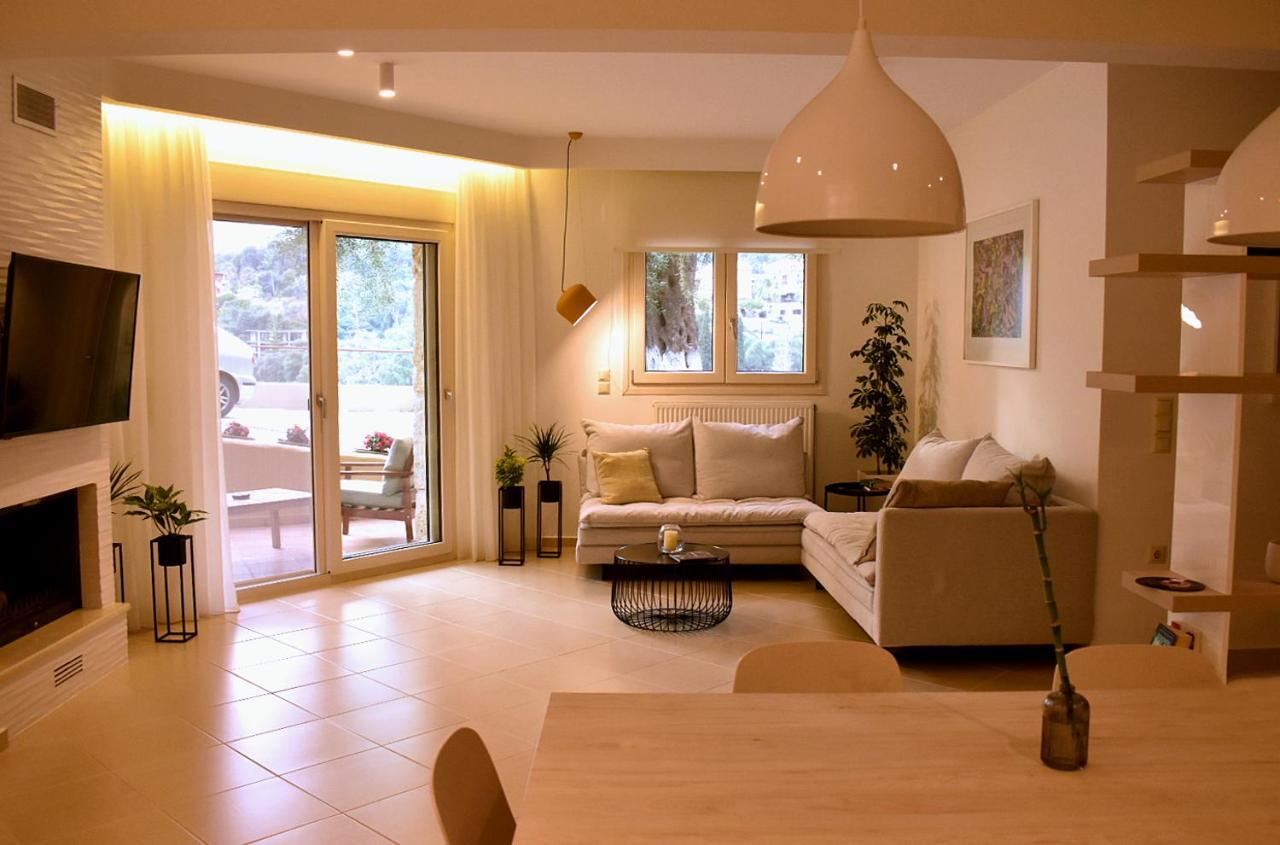 Gallery Suites Parga Esterno foto
