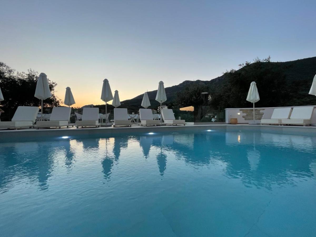 Gallery Suites Parga Esterno foto