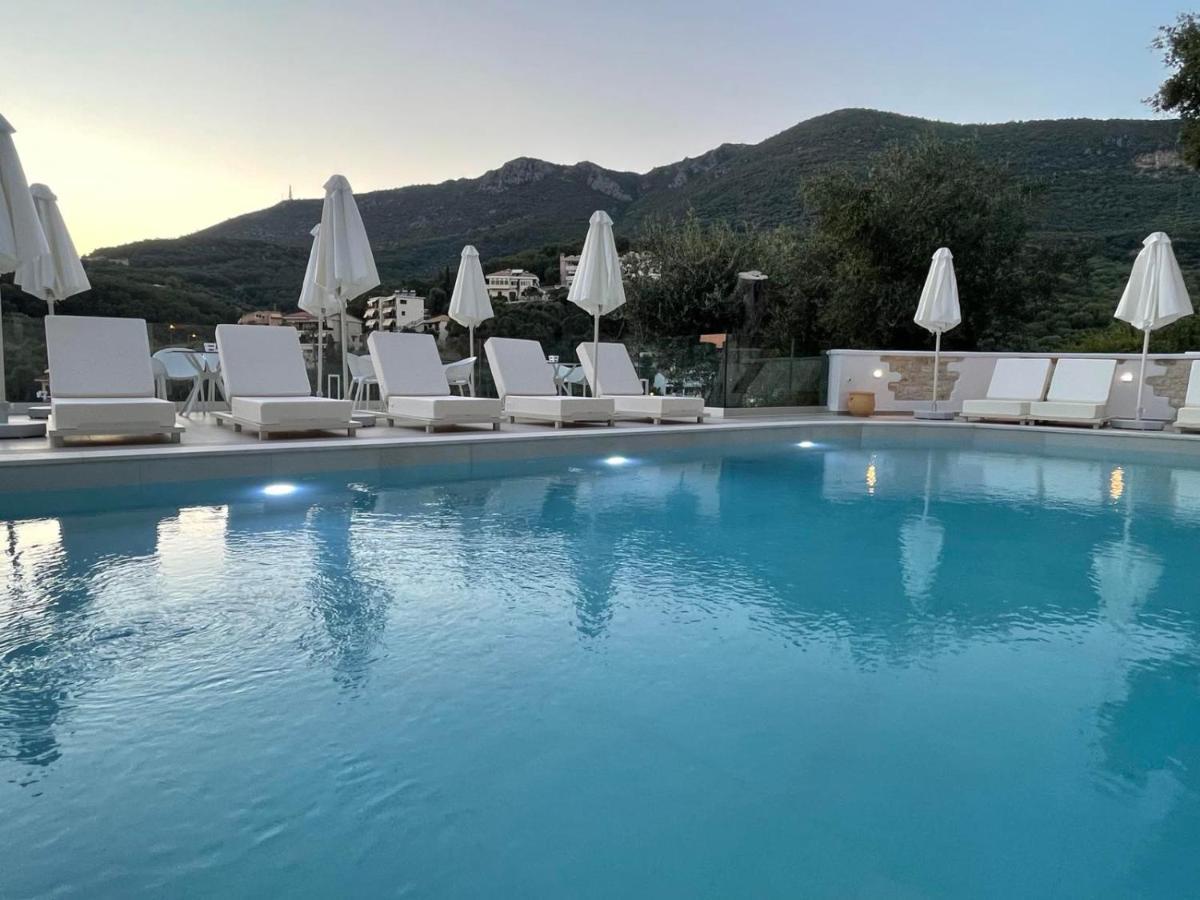 Gallery Suites Parga Esterno foto